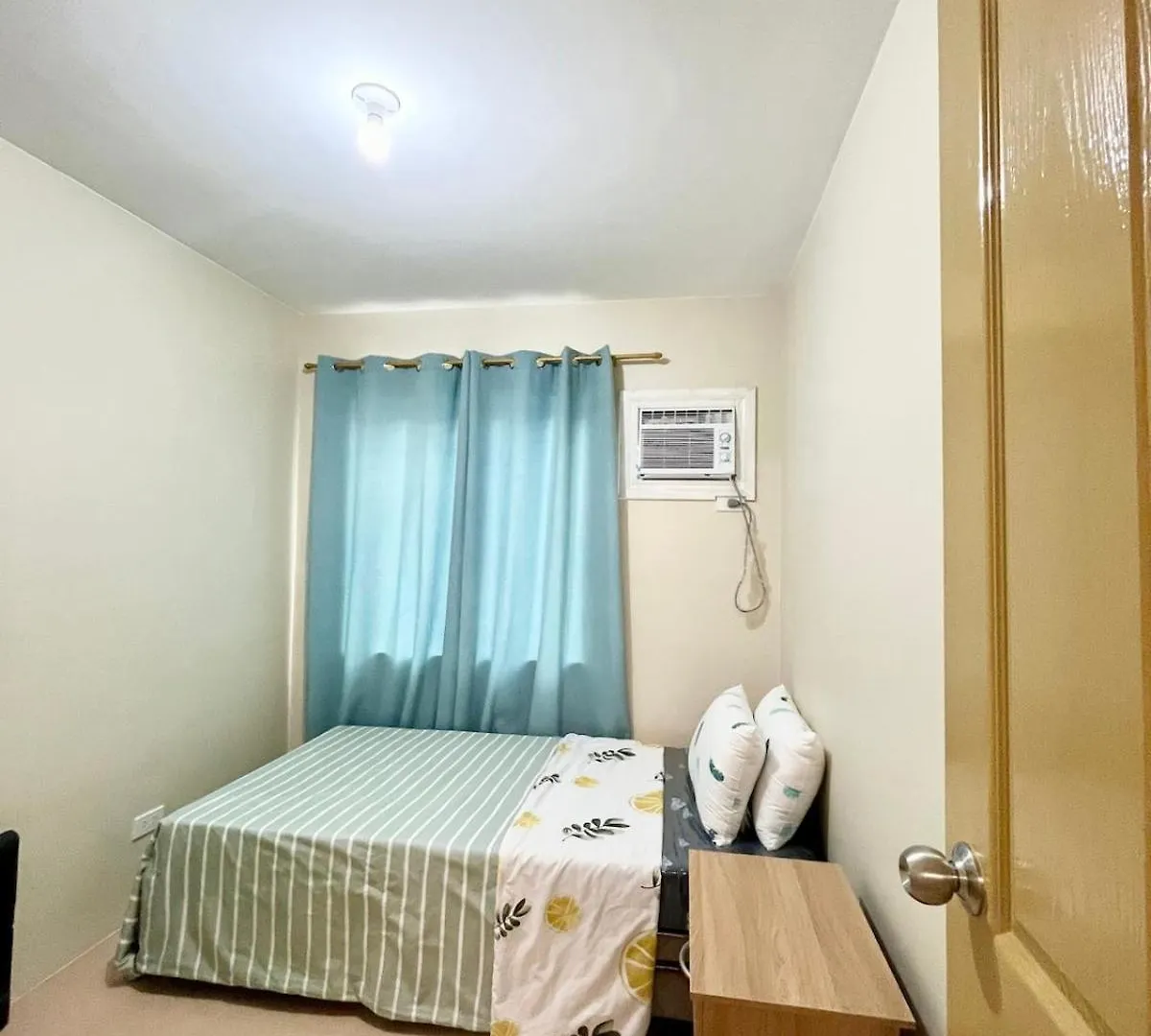 Davao Downtown Condo With Pool Access