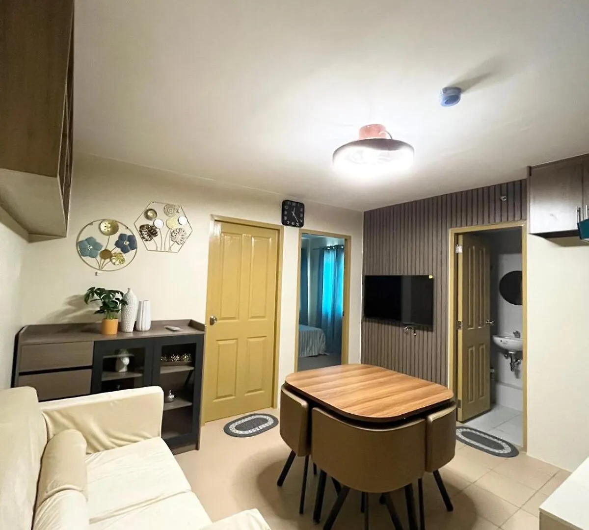 Davao Downtown Condo With Pool Access 0*,
