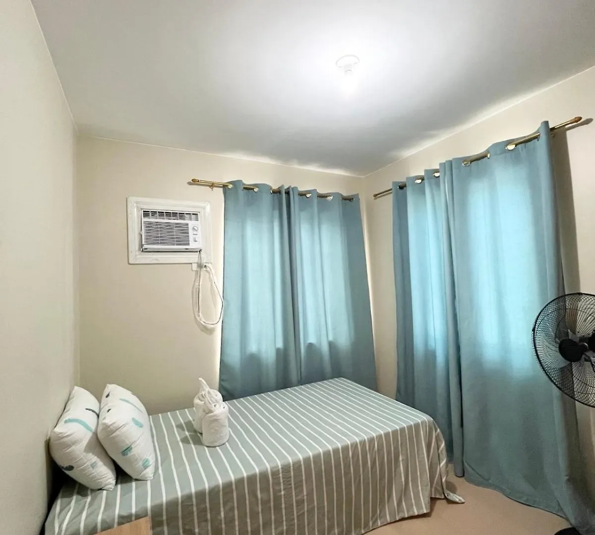 Davao Downtown Condo With Pool Access