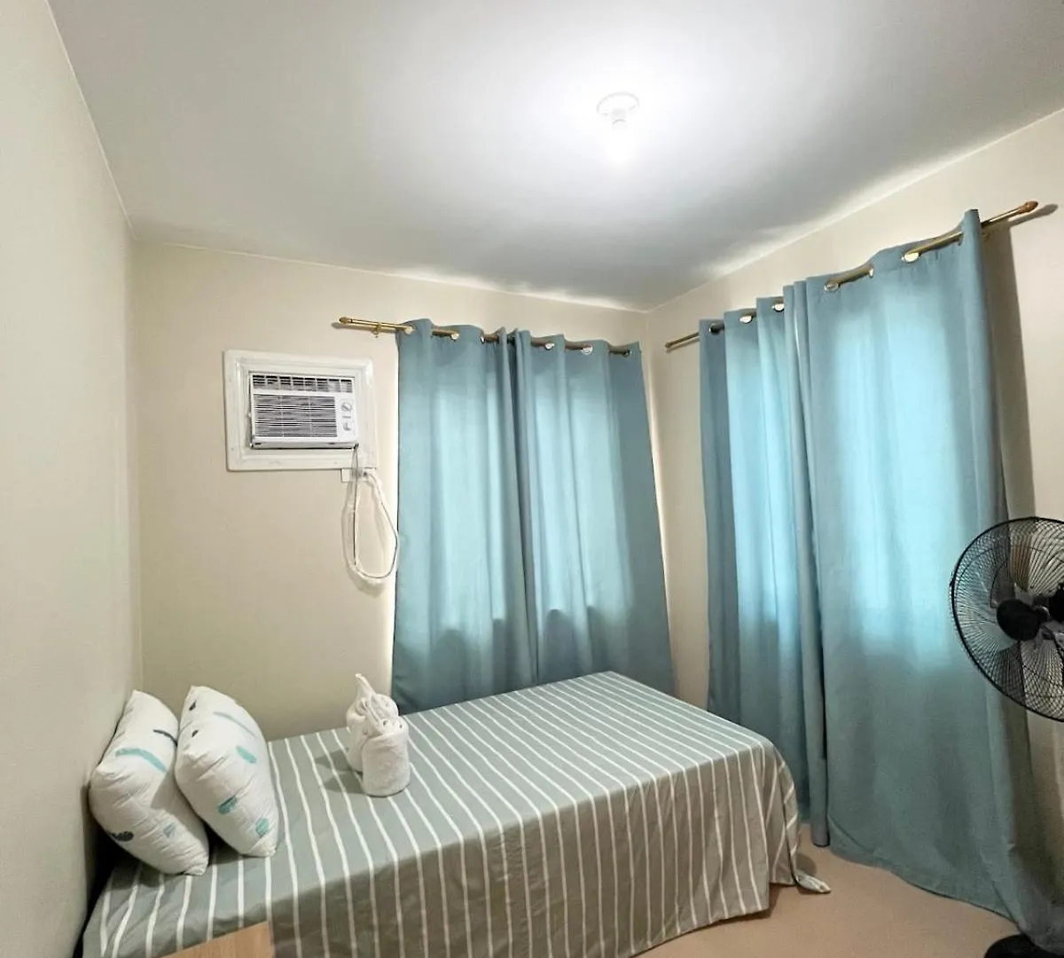 Davao Downtown Condo With Pool Access